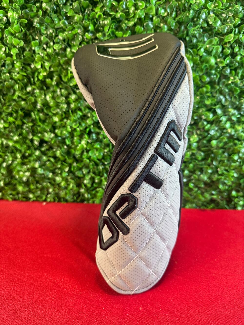 Cobra OPTM Driver Headcover Black White Quilted FUTUREFIT Golf Club Cover